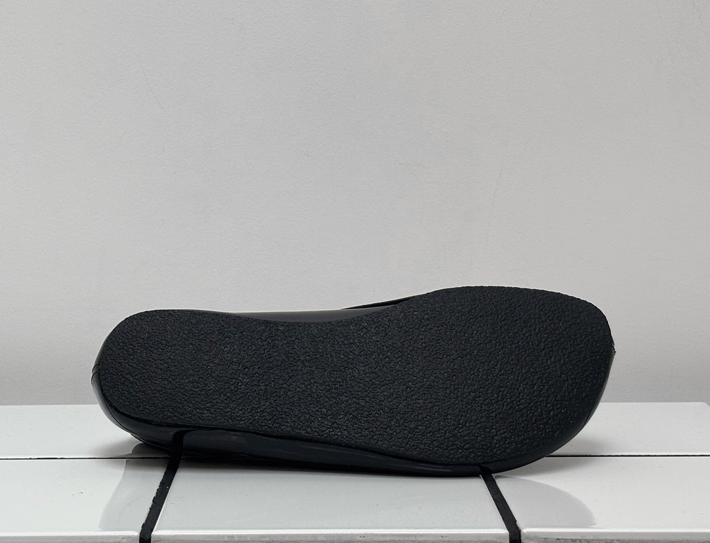 PRE-OWNED ALIEN BAREFOOT