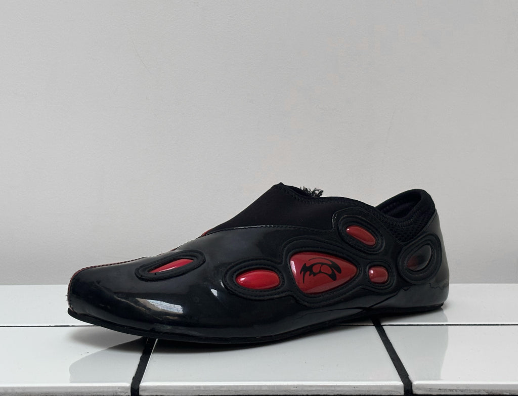 PRE-OWNED ALIEN BAREFOOT