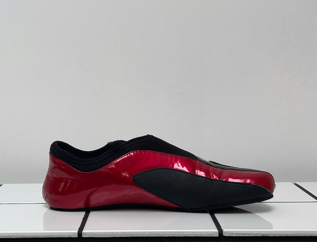 PRE-OWNED ALIEN BAREFOOT