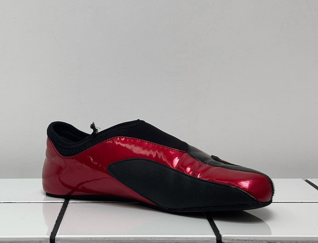 PRE-OWNED ALIEN BAREFOOT