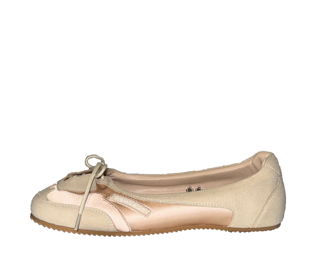 BALLET - Worn by Esther Yu (虞书欣)