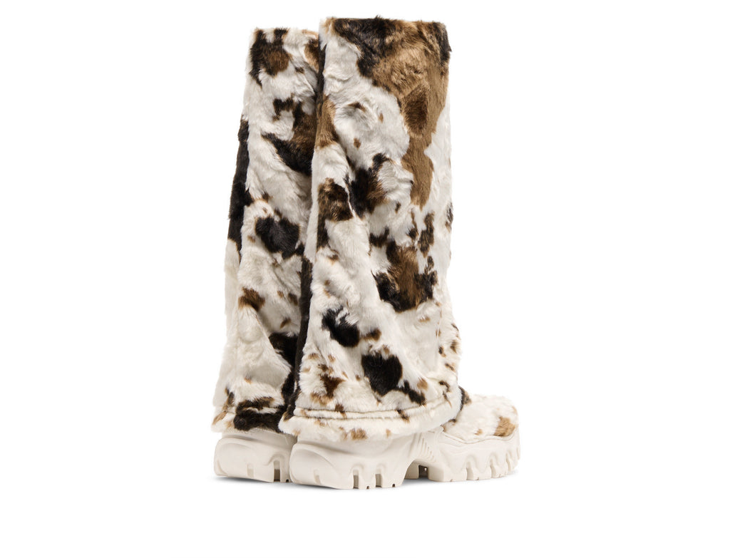 BOCCACCIO II RAIN Cow
